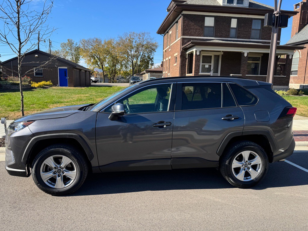 2021 Toyota Rav4 Image 3