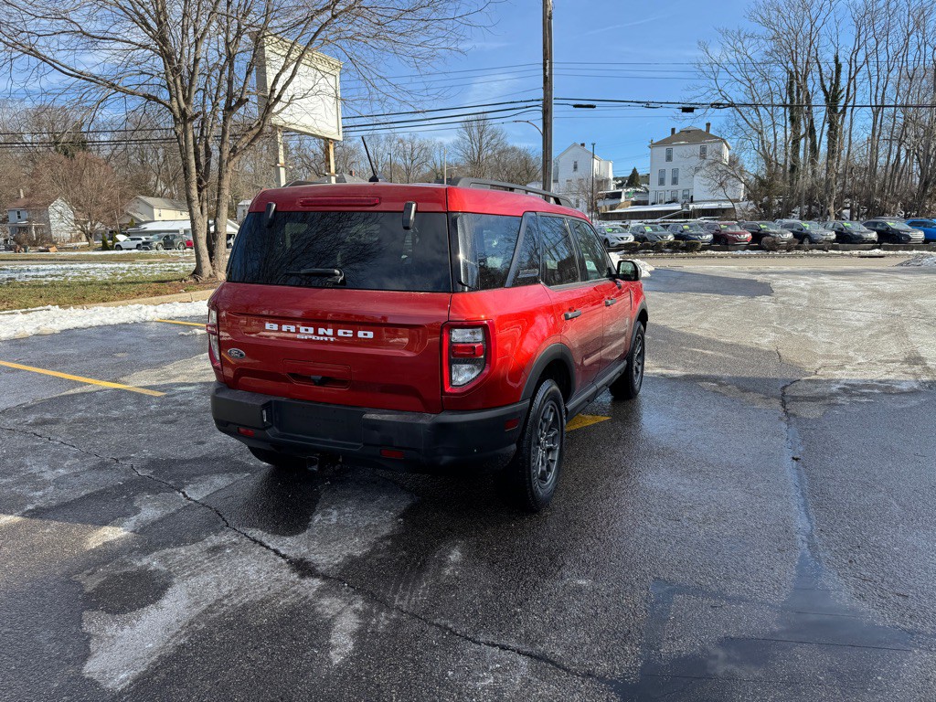 2022 Ford Bronco Image 3