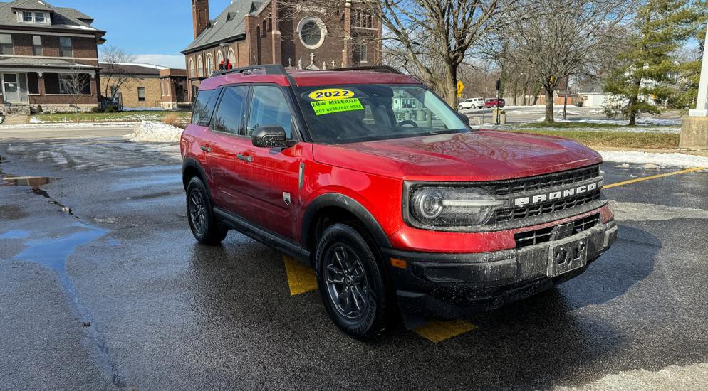 2022 Ford Bronco Image 1
