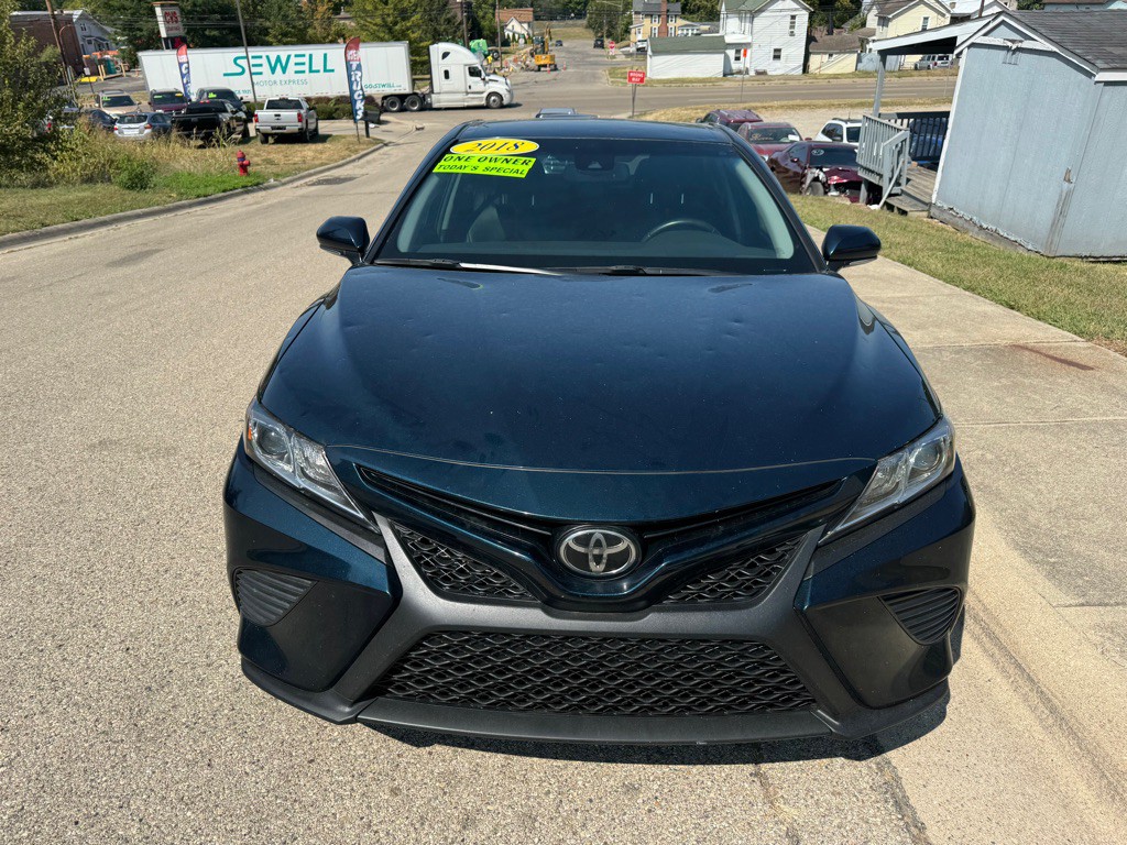 2018 Toyota Camry Image 2