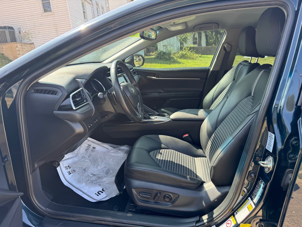 2018 Toyota Camry Image 15