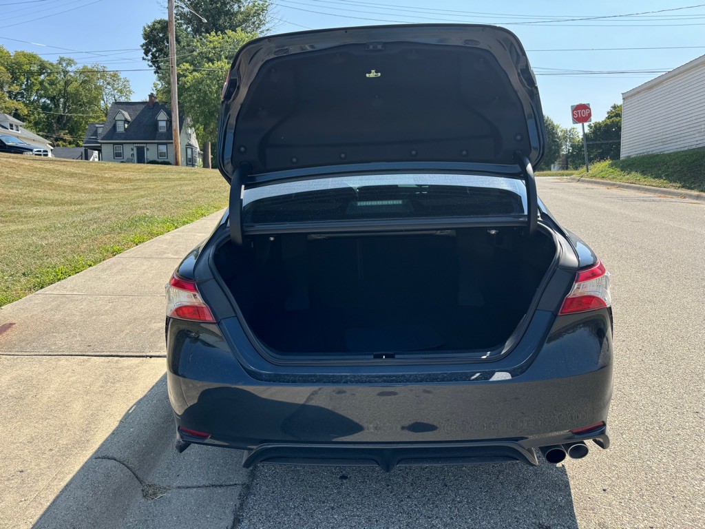 2018 Toyota Camry Image 20