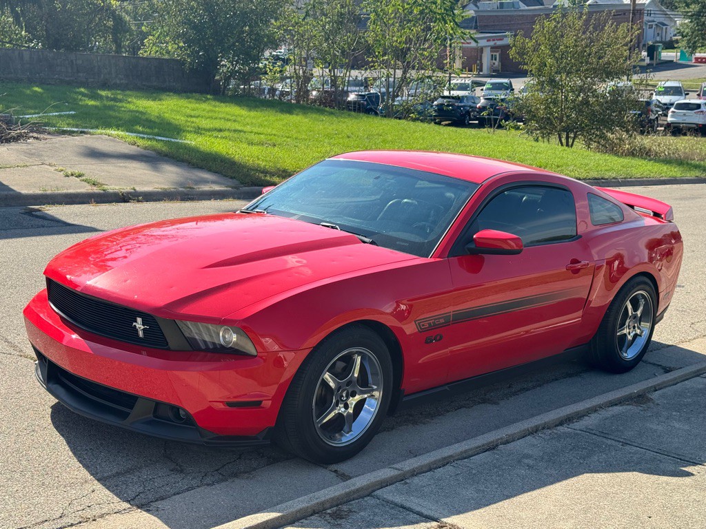 2011 Ford Mustang Image 1