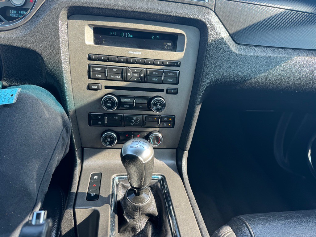 2011 Ford Mustang Image 14