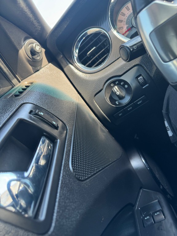 2011 Ford Mustang Image 15