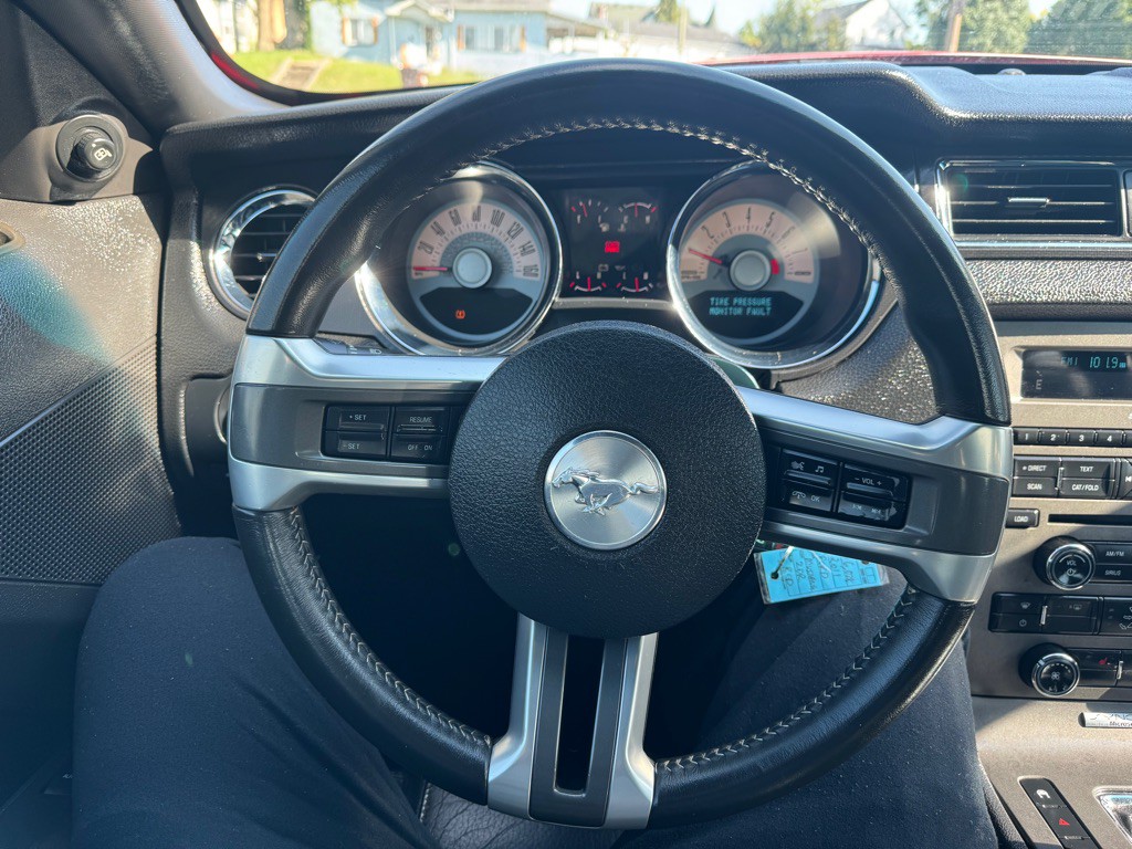 2011 Ford Mustang Image 16