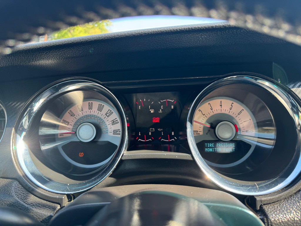 2011 Ford Mustang Image 17