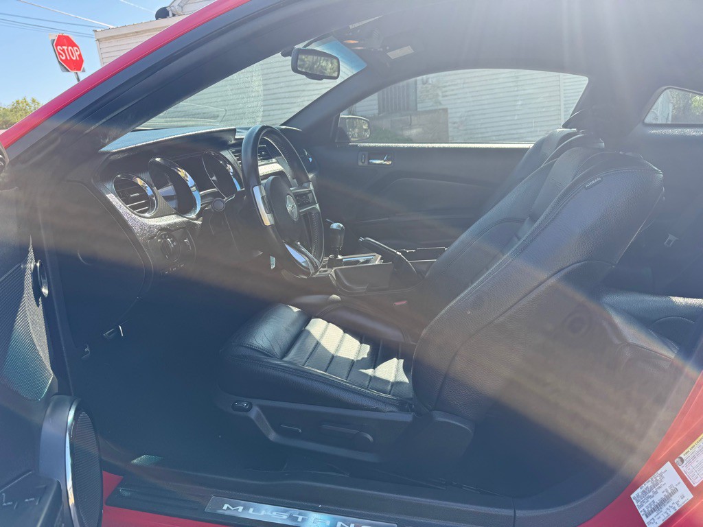 2011 Ford Mustang Image 12