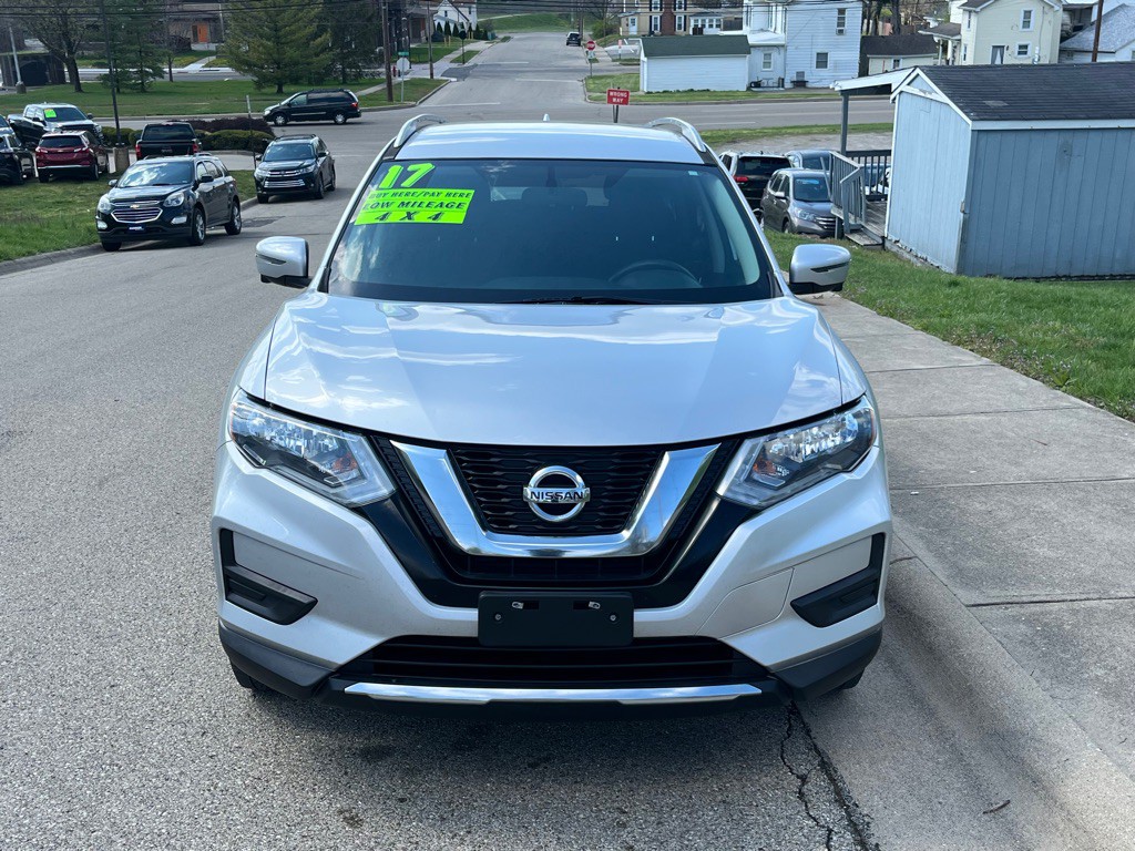 2017 Nissan Rogue Image 1