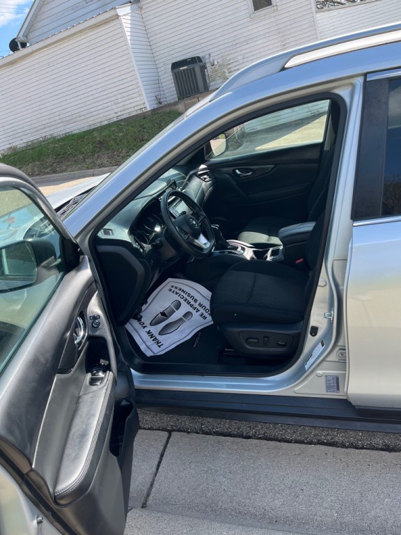 2017 Nissan Rogue Image 9