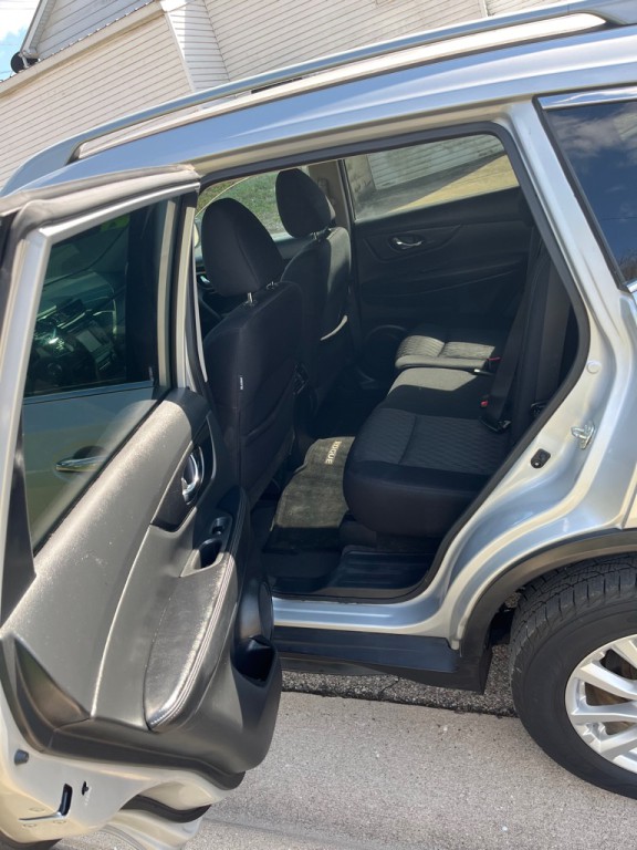 2017 Nissan Rogue Image 10