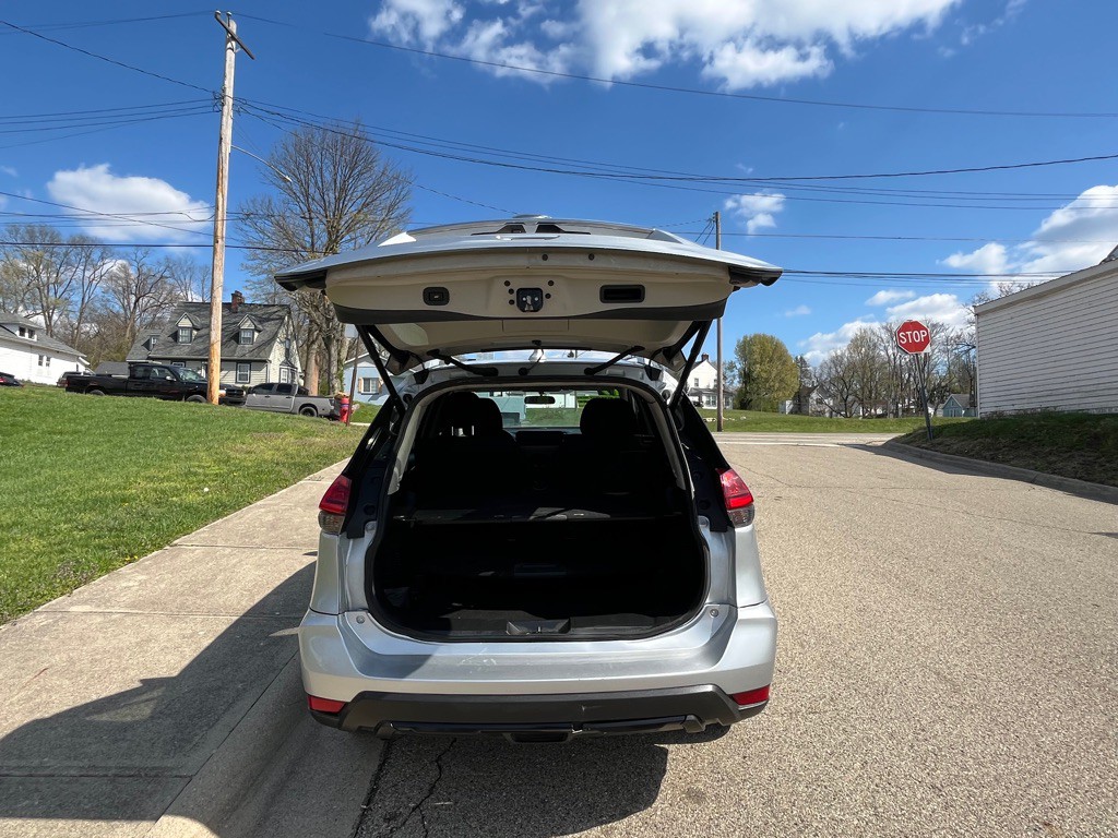 2017 Nissan Rogue Image 11