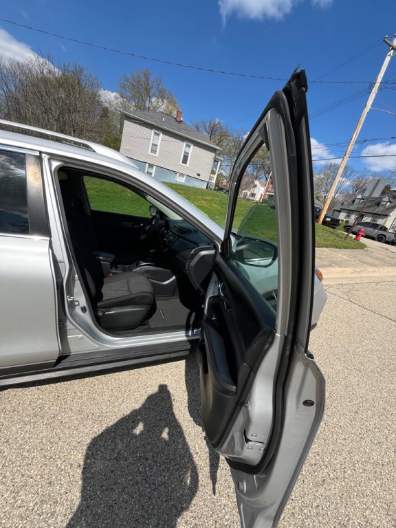 2017 Nissan Rogue Image 15