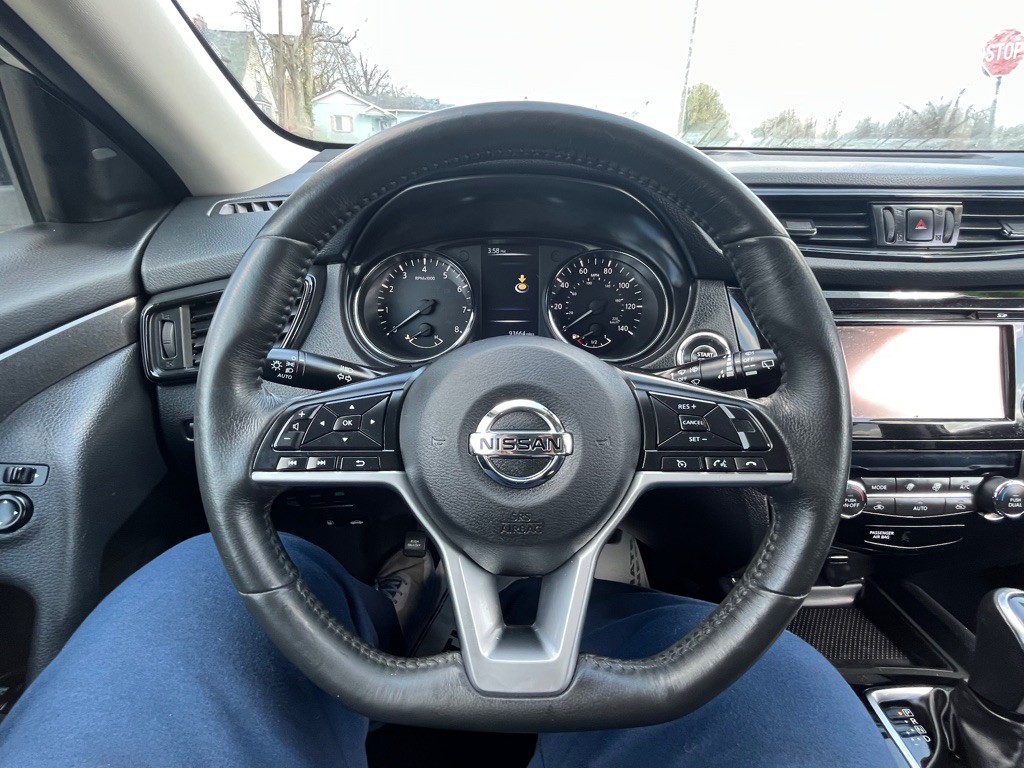 2017 Nissan Rogue Image 16