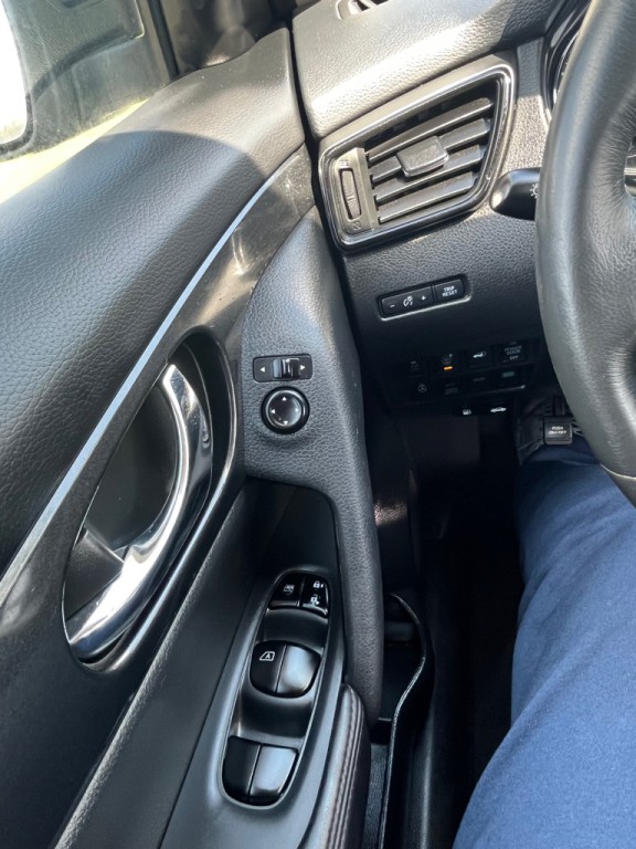 2017 Nissan Rogue Image 18