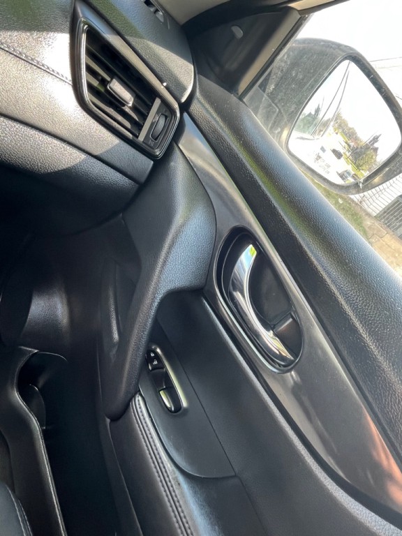 2017 Nissan Rogue Image 19