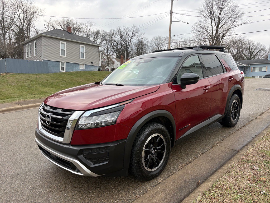 2023 Nissan Pathfinder Image 3