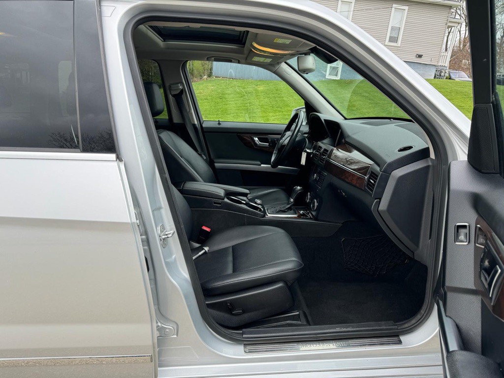 2010 Mercedes-Benz GLK-Class Image 8