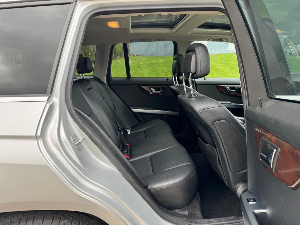 2010 Mercedes-Benz GLK-Class Image 9