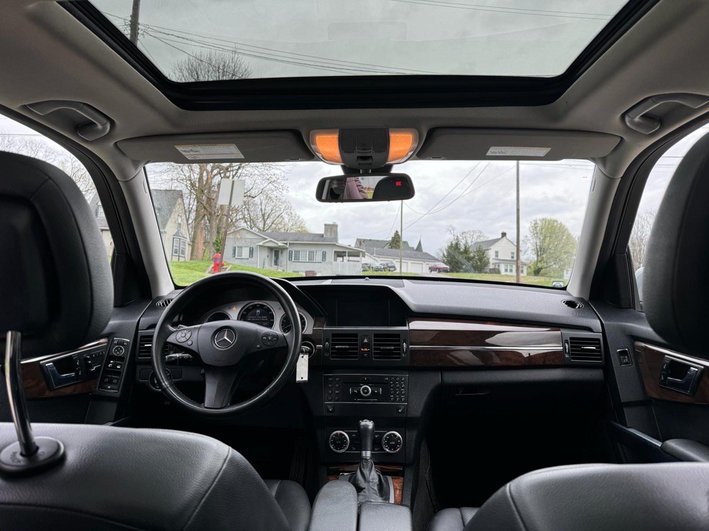 2010 Mercedes-Benz GLK-Class Image 11