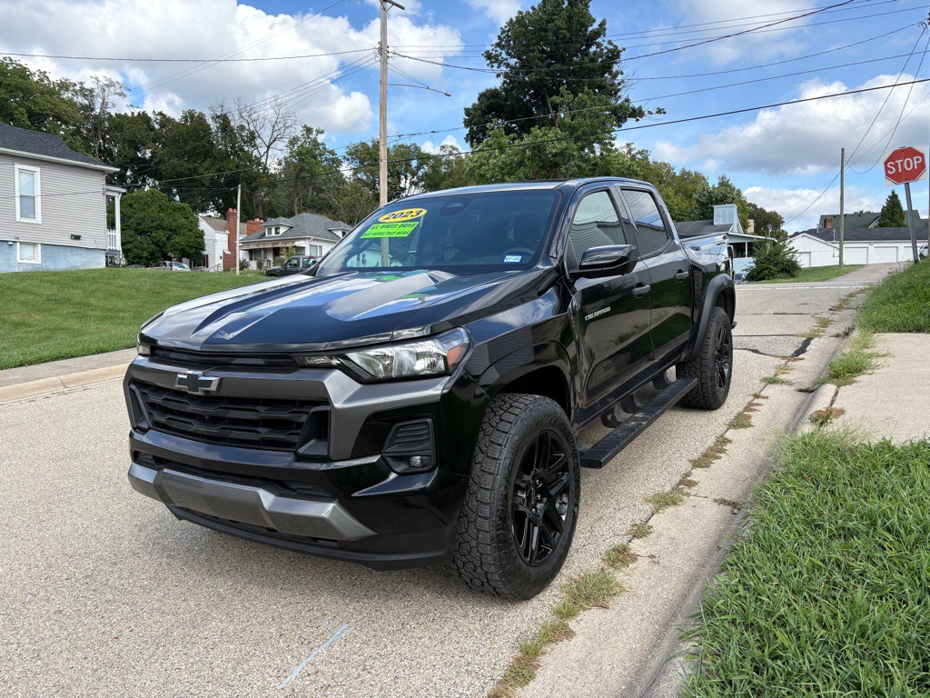 2023 Chevrolet Colorado Image 2