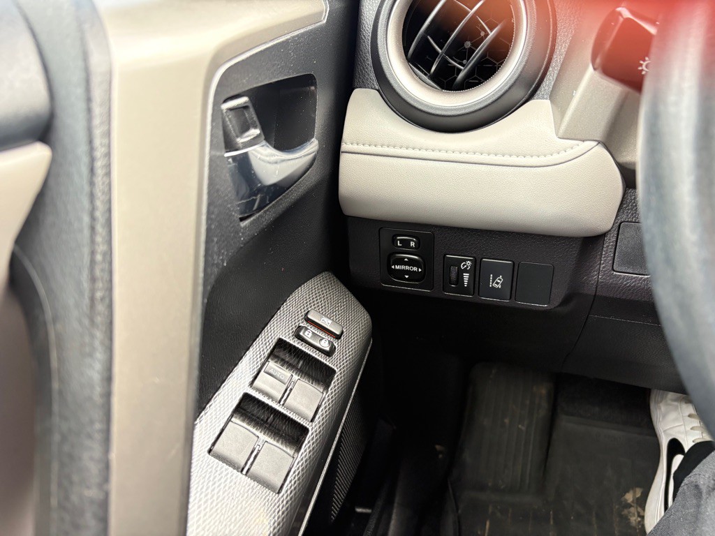 2018 Toyota Rav4 Image 13
