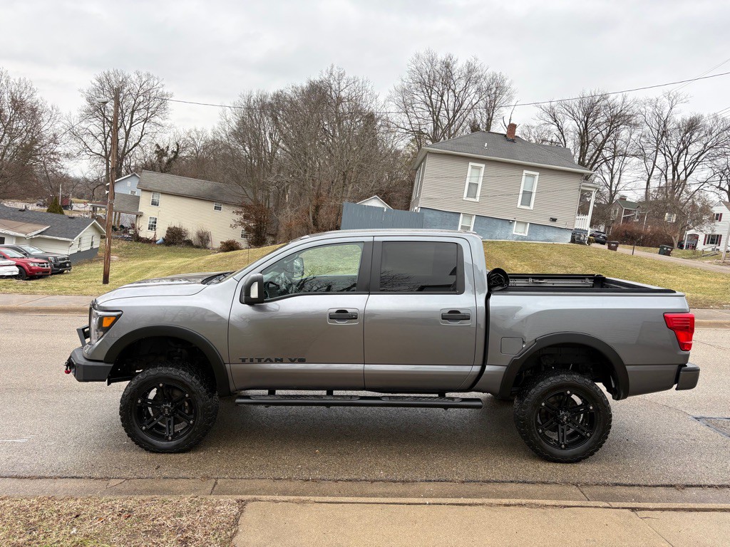 2018 Nissan Titan Image 3