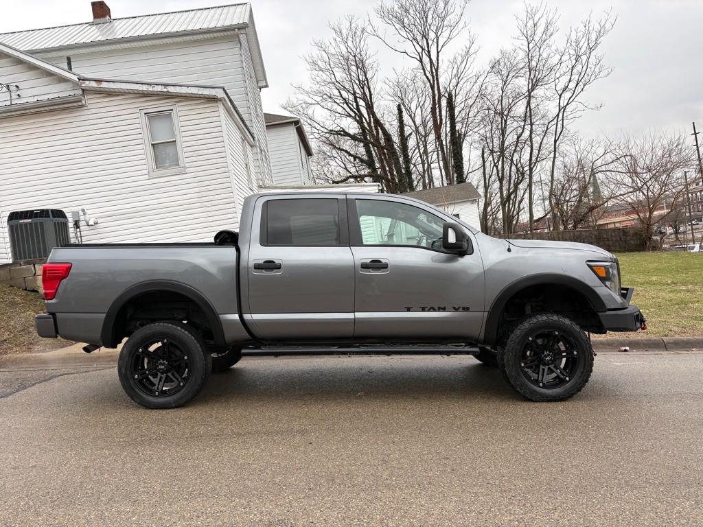 2018 Nissan Titan Image 7
