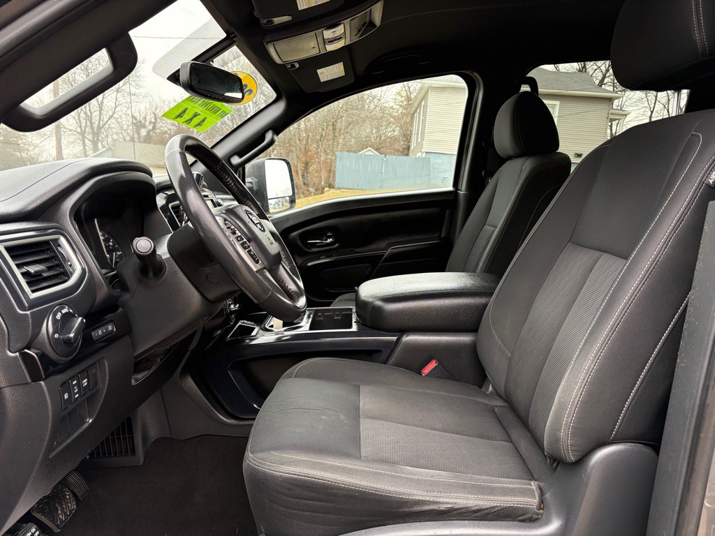 2018 Nissan Titan Image 14