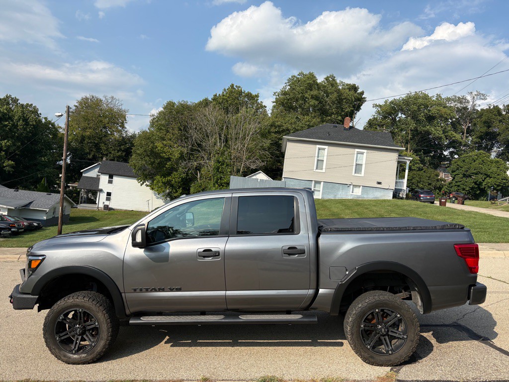 2018 Nissan Titan Image 3