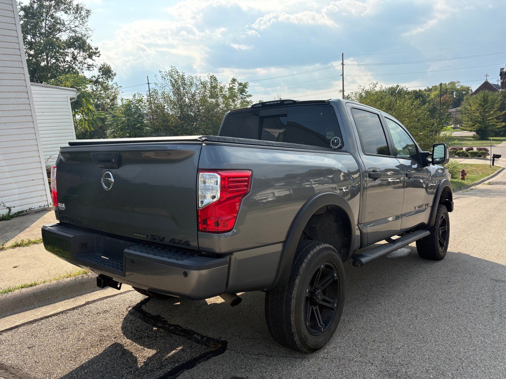 2018 Nissan Titan Image 6