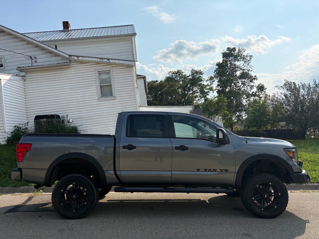 2018 Nissan Titan Image 7