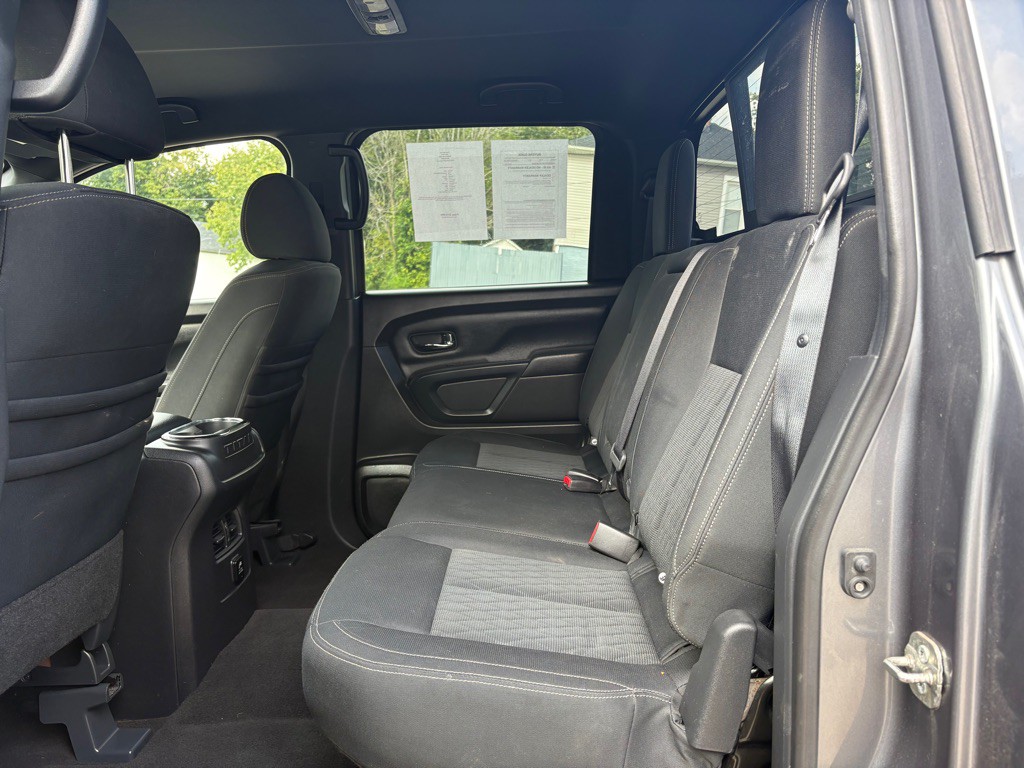 2018 Nissan Titan Image 15