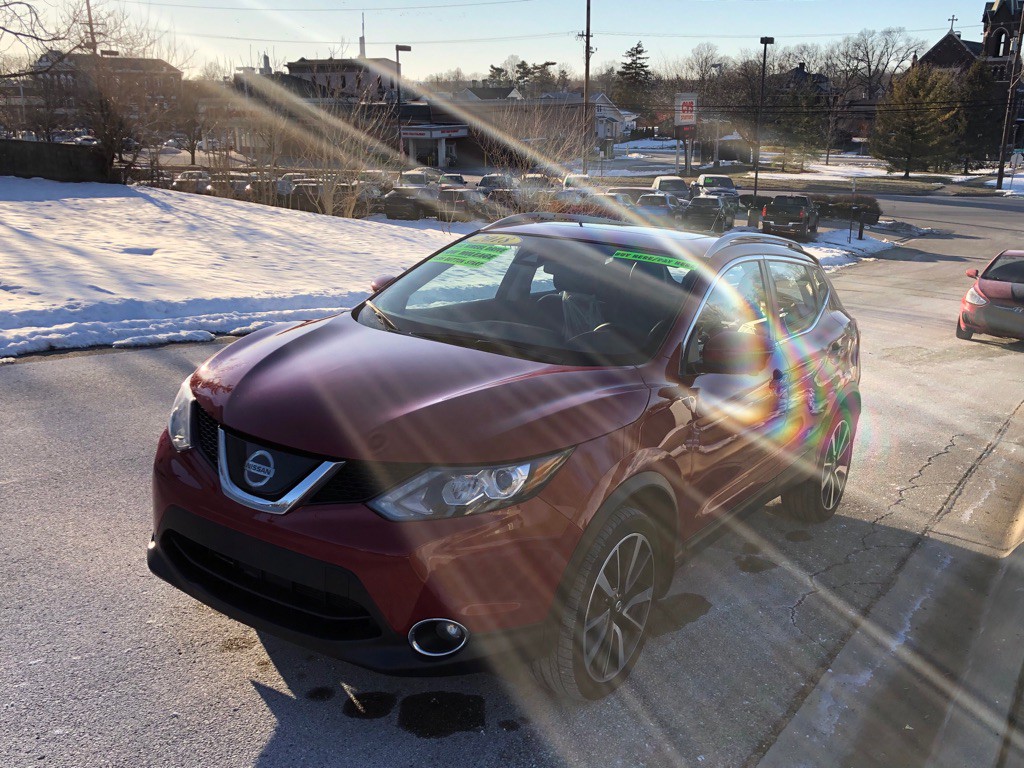 2018 Nissan Rogue Image 2