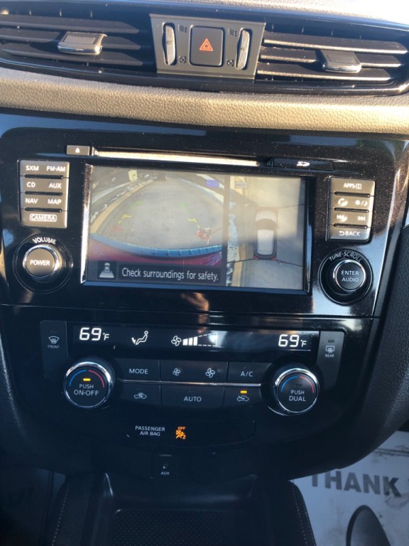 2018 Nissan Rogue Image 16