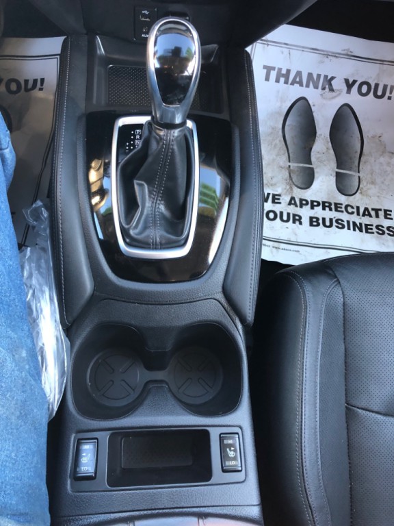 2018 Nissan Rogue Image 17