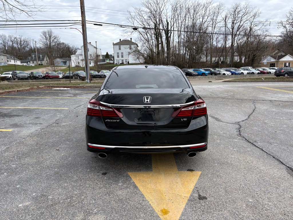 2017 Honda Accord Image 5