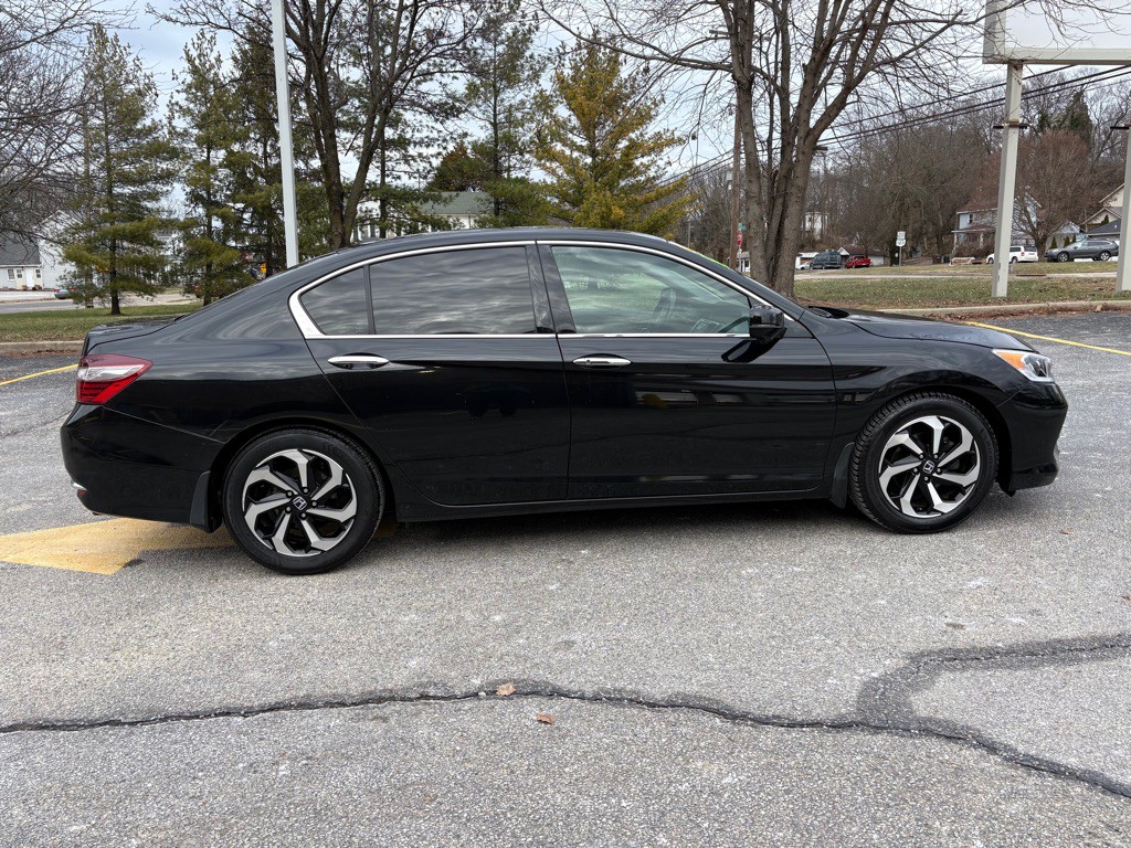 2017 Honda Accord Image 7
