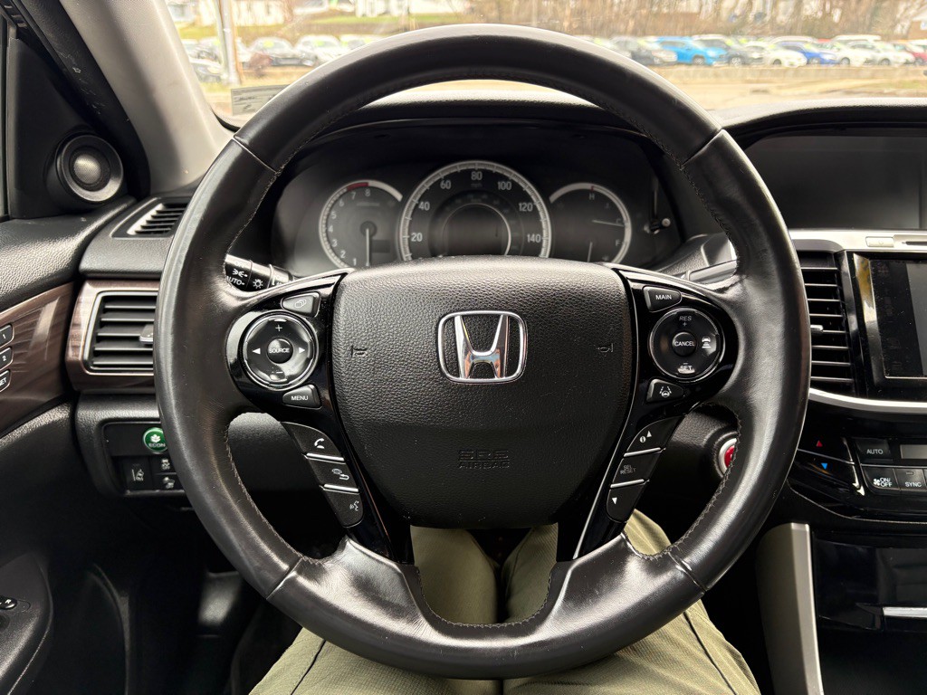 2017 Honda Accord Image 9