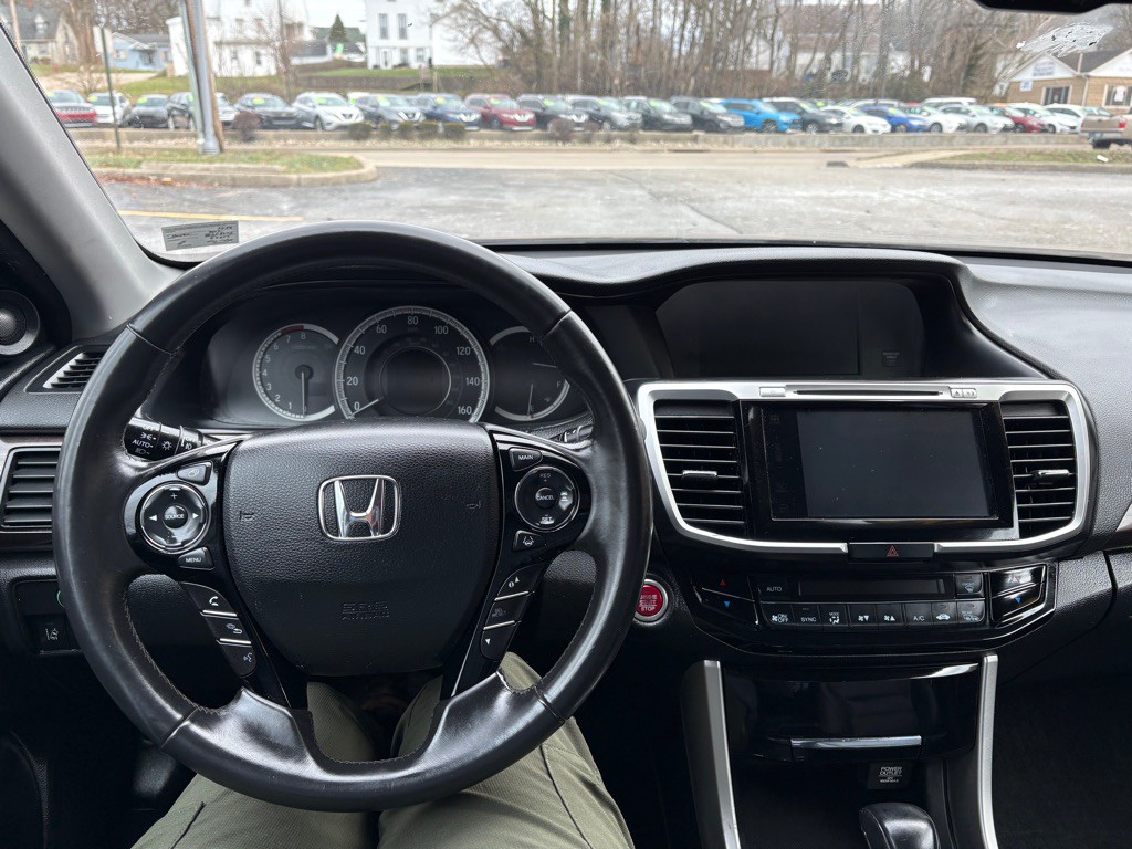 2017 Honda Accord Image 10
