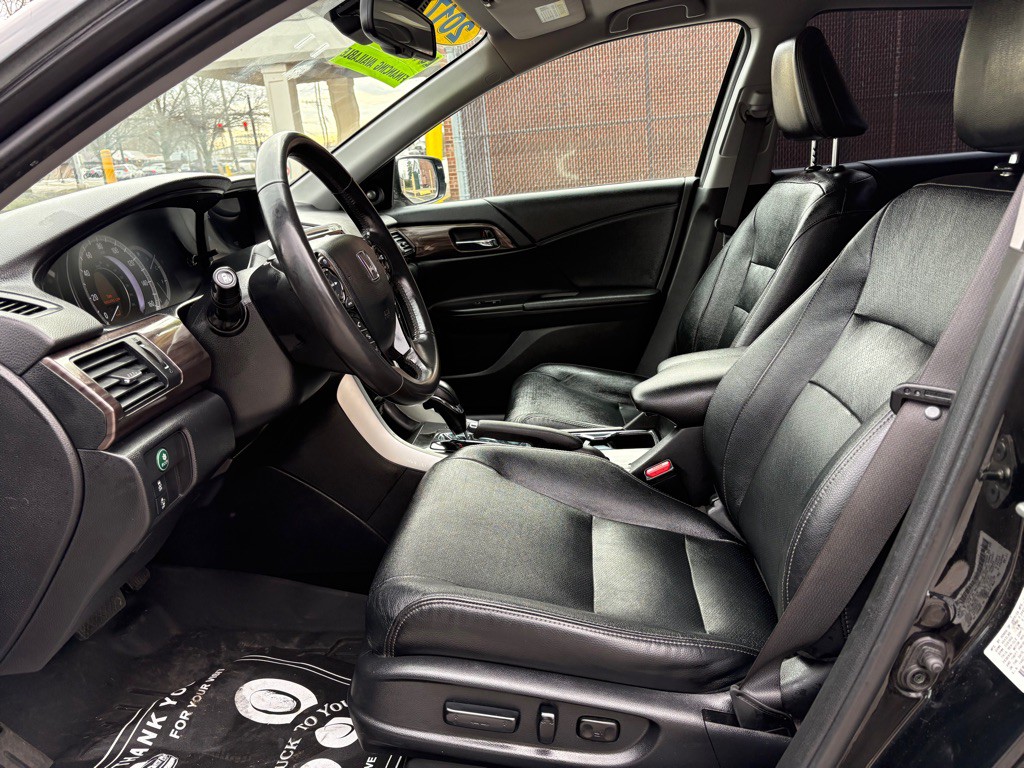 2017 Honda Accord Image 15