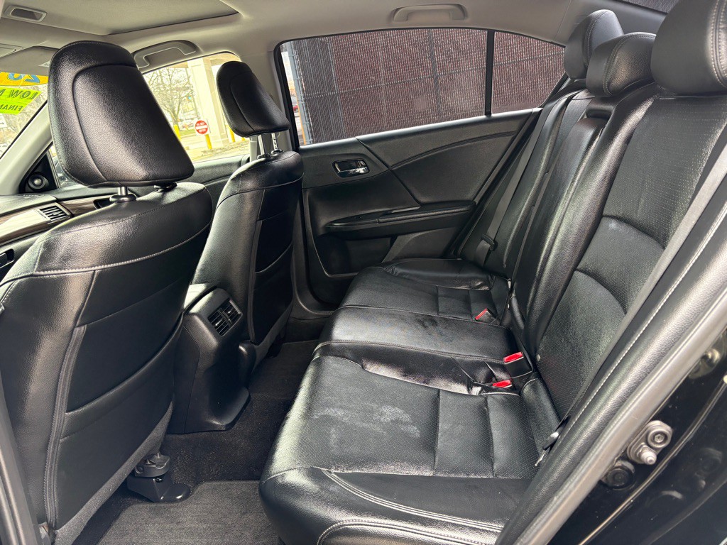 2017 Honda Accord Image 16