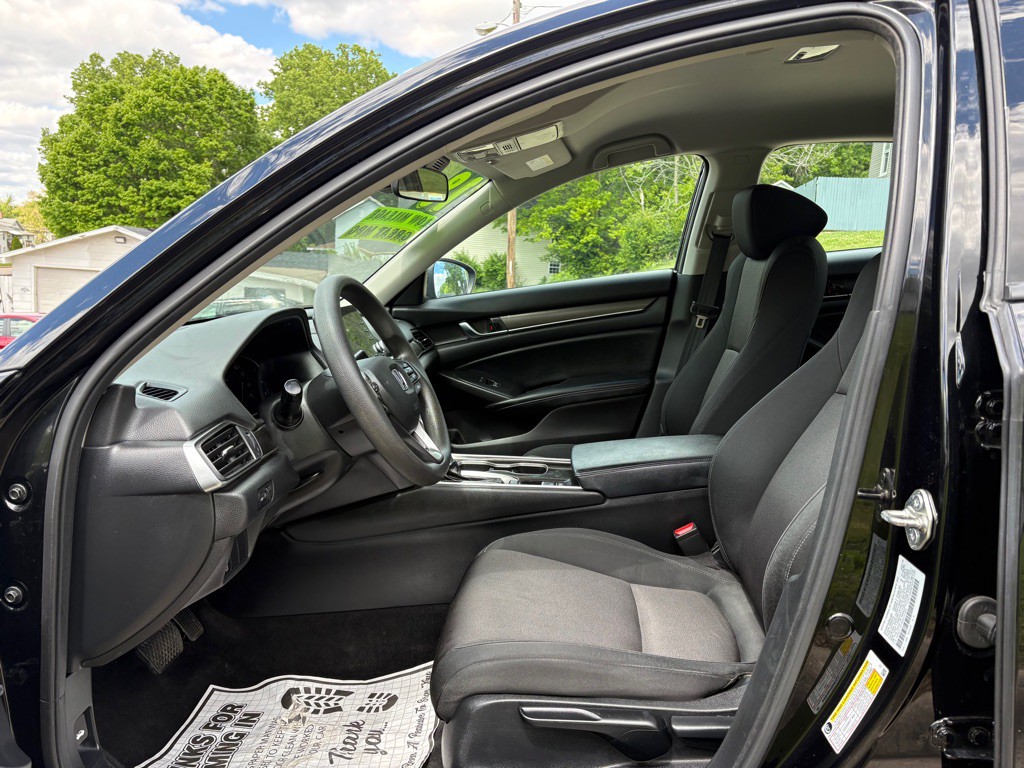 2018 Honda Accord Image 17