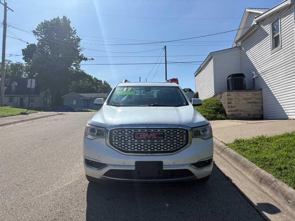 2017 GMC Acadia Image 2