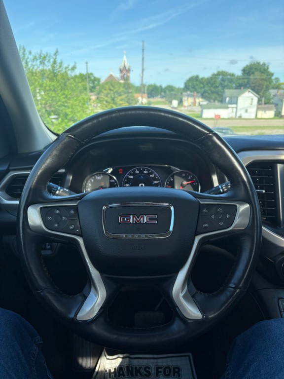 2017 GMC Acadia Image 9
