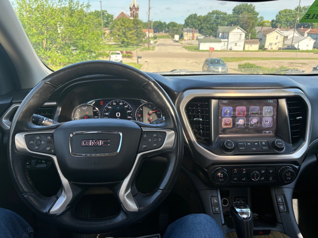 2017 GMC Acadia Image 10