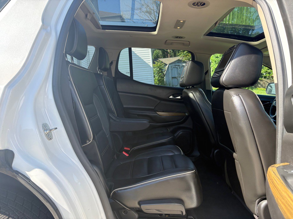 2017 GMC Acadia Image 19