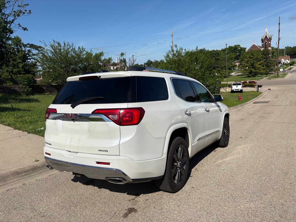 2017 GMC Acadia Image 6