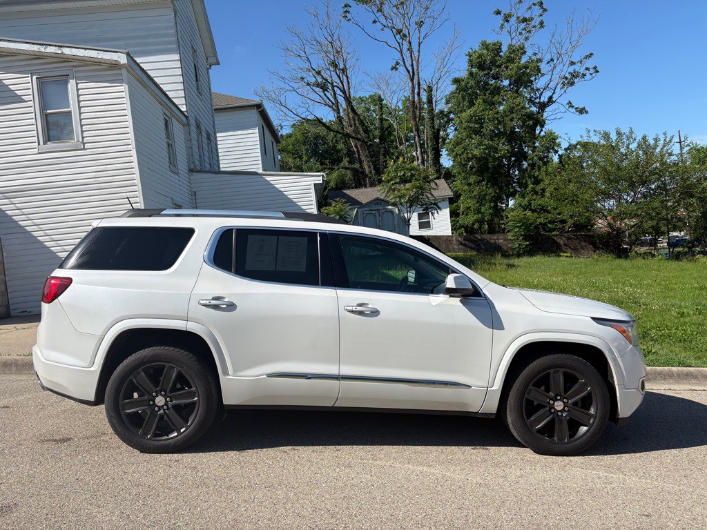 2017 GMC Acadia Image 7