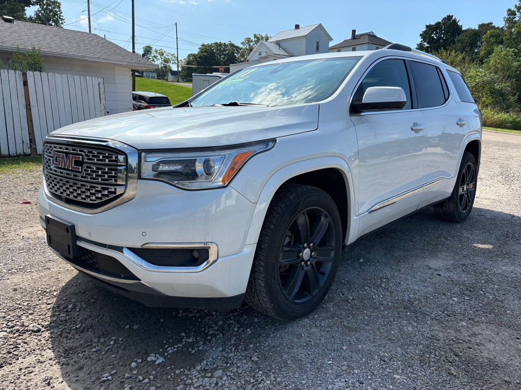 2017 GMC Acadia Image 2